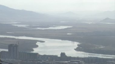 Dağın üzerinden köyünün havadan görünümü