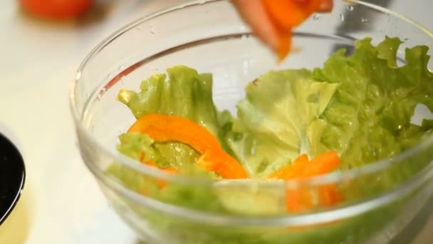 Faire une salade — Video