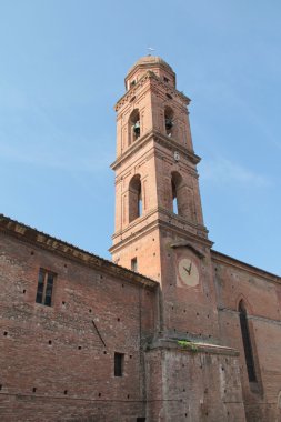 Çan kulesinde siena
