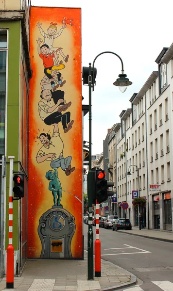 Brüksel'deki işeyen çocuk komik resim