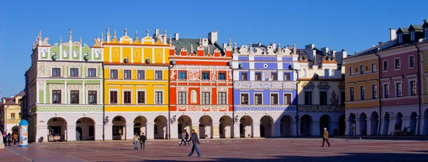 La place principale du marché dans la vieille ville de Zamosc — Photo