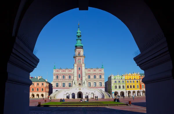The main market square in the old town of Zamosc — Stock Photo, Image