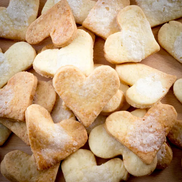 Biscoitos de açúcar em forma de coração doce — Fotografia de Stock