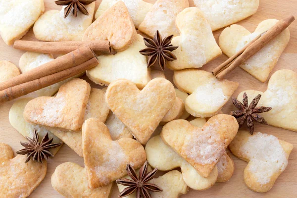 Zoete hartvormige suiker koekjes — Stockfoto