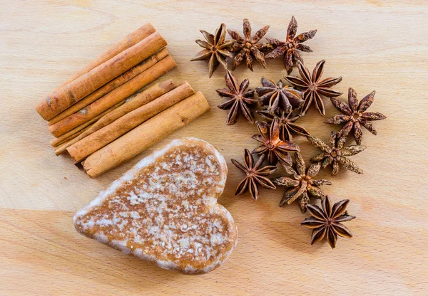 Heart of the cookies and the wooden background. — Stock Photo, Image