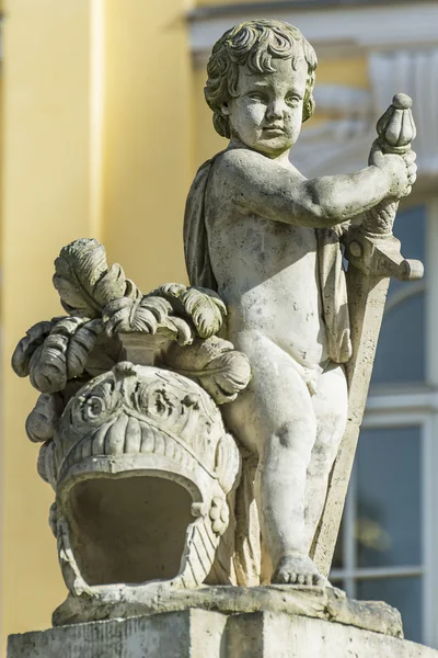 Estatua con casco en Dresde — Foto de Stock