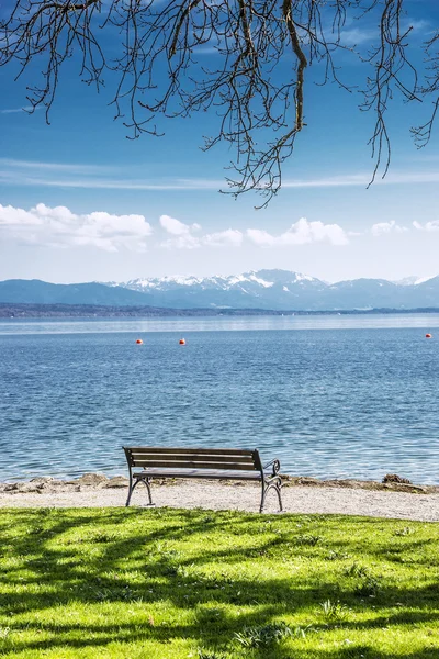 Banco no Lago Starnberg Alemanha — Fotografia de Stock