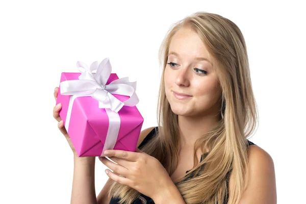 Ragazza bionda con regalo — Foto Stock