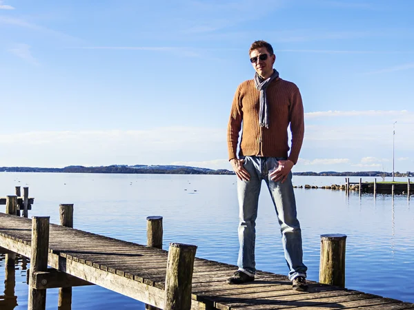 Man on landing stage — Stock Photo, Image