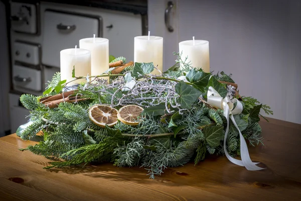 Advent wreath with white candles — Stock Photo, Image