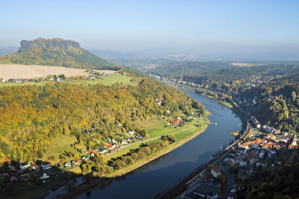 Sachsiska Schweiz med lilienstein — Stockfoto