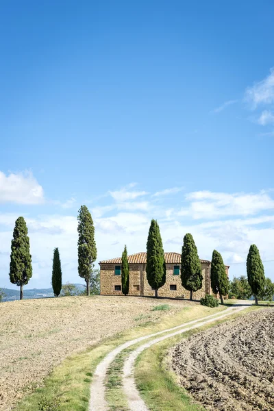 Landscape Tuscany, italy with house — Stock Photo, Image