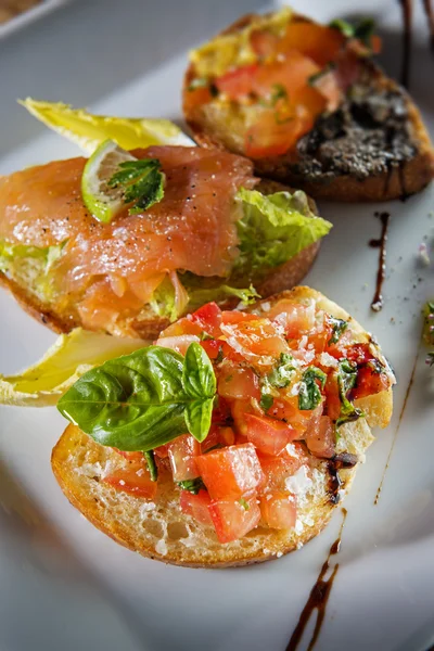 Tři italská bruschetta — Stock fotografie