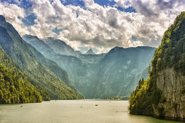 Lago Konigsee en los Alpes bávaros —  Fotos de Stock
