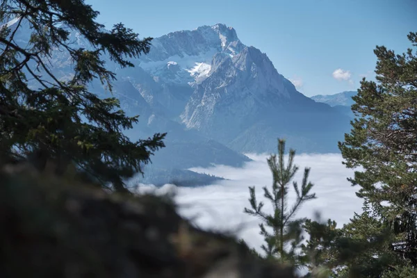 10月游览巴伐利亚靠近Garmisch Partenkirchen的Zugspitze山 — 图库照片