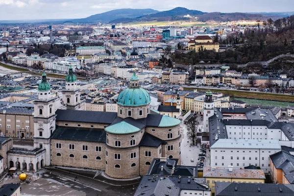มมองเม Salzburg ในออสเตร โรปในเด อนก มภาพ — ภาพถ่ายสต็อก