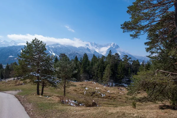 Baharda Bavyera Garmisch Partenkirchen Yakınlarında Güneşli Manzara — Stok fotoğraf