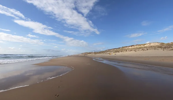 Песчаный пляж на Атлантическом побережье Франции — стоковое фото
