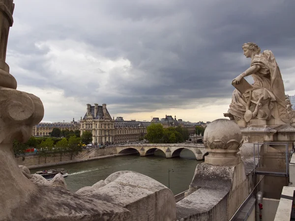Pont royal ve louvre