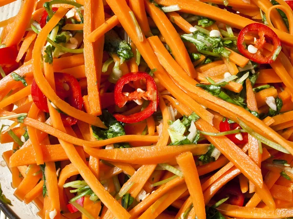 Çin havuç ve kişniş salata