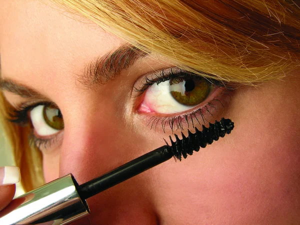 Nő, make-up ecset. — Stock Fotó