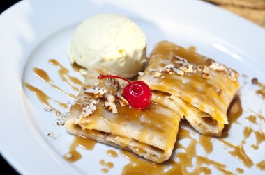 Krep krep dondurma ile