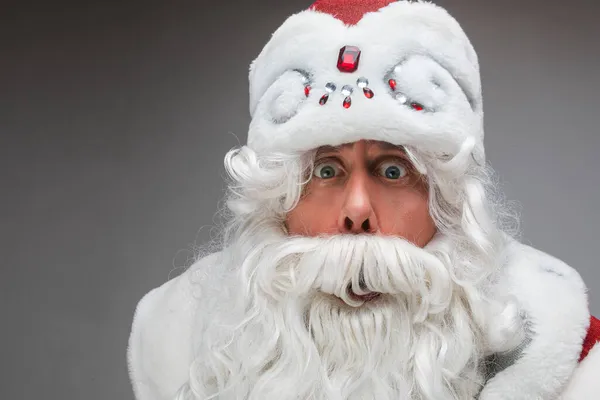 Beyaz sakallı, mutlu Noel Baba. — Stok fotoğraf