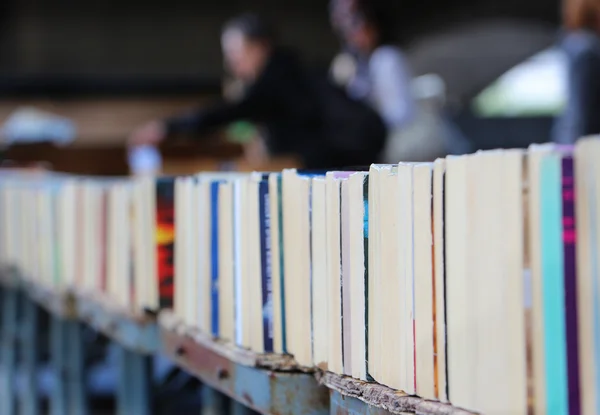 Libros de segunda mano en exhibición —  Fotos de Stock