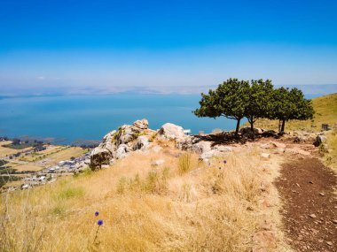 Galile Denizi üzerindeki Arbel Dağı, İsrail