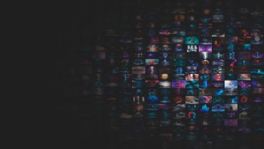 Kolaj NFT jetonuyla imzalandı. Soyut NFT kolajı. İLK 5000 GÜN İLK. Dijital sanat, üç boyutlu çizimler. NFT kavramı, ışık ışınları, neon. 