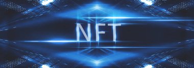 Kolaj NFT jetonuyla imzalandı. Soyut NFT kolajı. İLK 5000 GÜN İLK. Dijital sanat, üç boyutlu çizimler. NFT kavramı, ışık ışınları, mavi neon. 