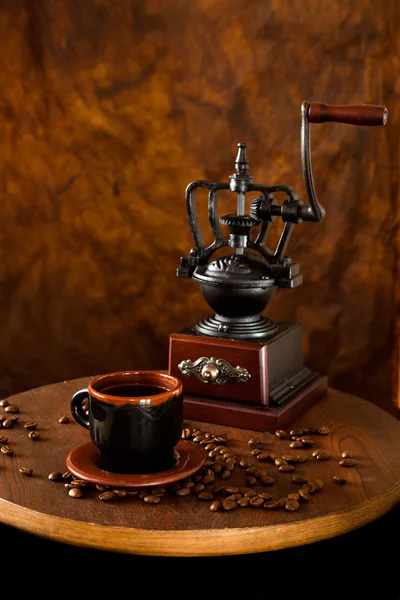 Kawa na brązowym tle — Zdjęcie stockowe