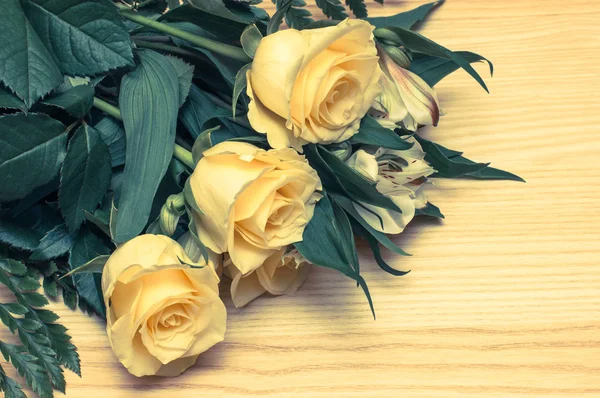 Masa trandafiri — Fotografie, imagine de stoc