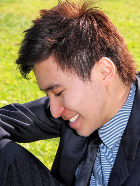 Asyalı erkek gülümseyen — Stok fotoğraf