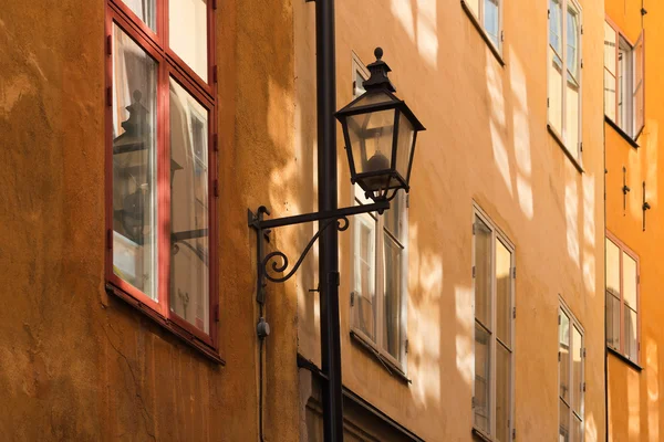 Finestre in una Città Vecchia — Foto Stock