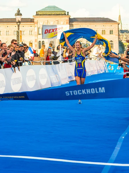 Stockholm - Lisa Norden: a finishline - Itu világ triatlon — Stock Fotó