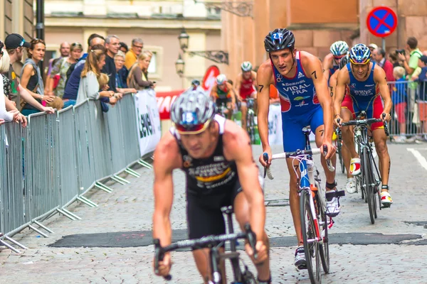 Stockholm - Ağustos, 24: mens İTÜ dünya triathl Bisiklete binme olay — Stok fotoğraf