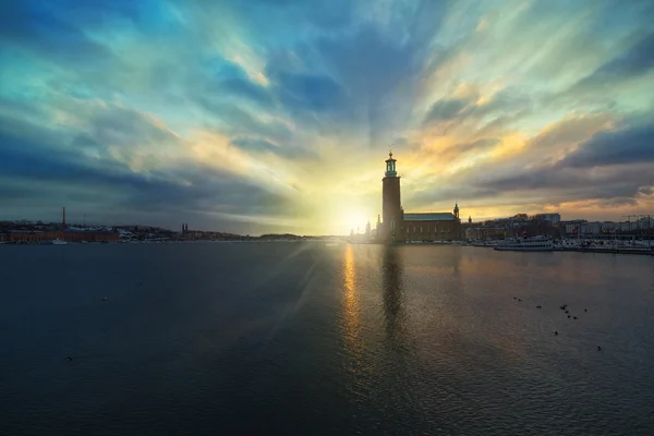 Vista panoramica notturna, vista sul tramonto del municipio — Foto Stock