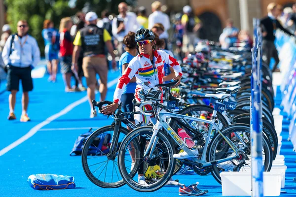 STOCKHOLM - AUG, 24: Preperations at start and finishing area with Fabienne St Louis at the royal castle, Womans ITU World Triathlon Series event Aug 24, 2013 in Stockholm, Sweden — Stock Photo, Image