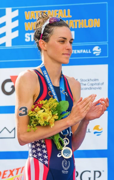 STOCKHOLM - AUG, 24: Medalha de ouro Gwen Jorgensen no evento Womens ITU World Triathlon Series 24 de agosto de 2013 em Estocolmo, Suécia — Fotografia de Stock