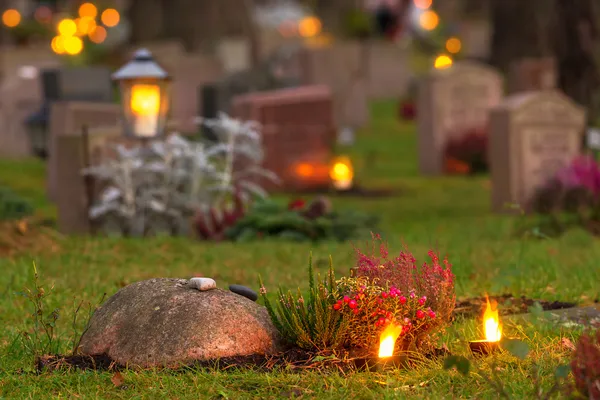 Graveyard at evening — Stock Photo, Image