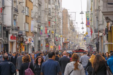 İstanbul - Kasım, 21: kalabalık istiklal Caddesi Beyoğlu d