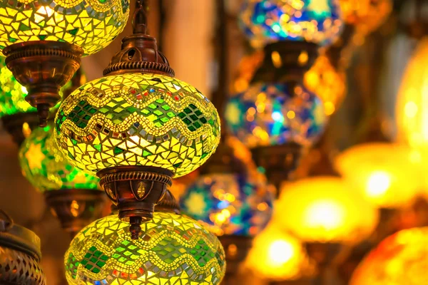 Geleneksel klasik Türk lambaları