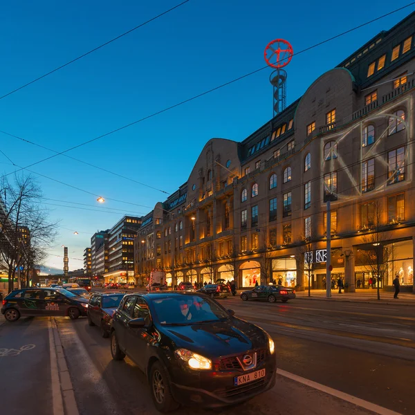 Noční pohled na hamngatan s nordiska komaniet — Stock fotografie