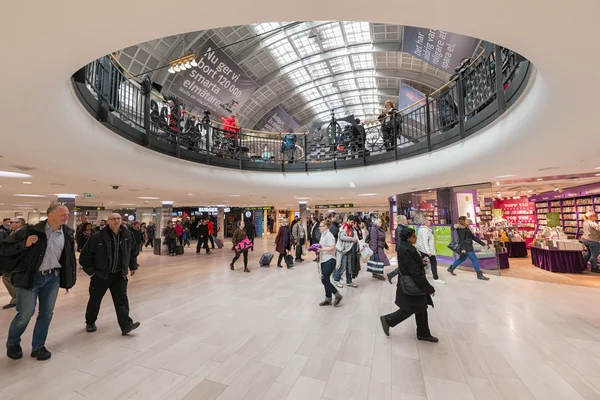 Stockholm Centraal station of centralen tijdens rushhour — Stockfoto