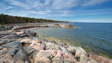 Rock coast adlı İsveçli kıyı şeridi
