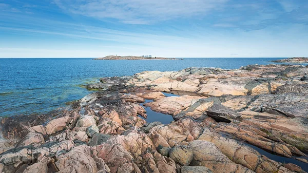 Archipelag w skalistym wybrzeżu — Zdjęcie stockowe