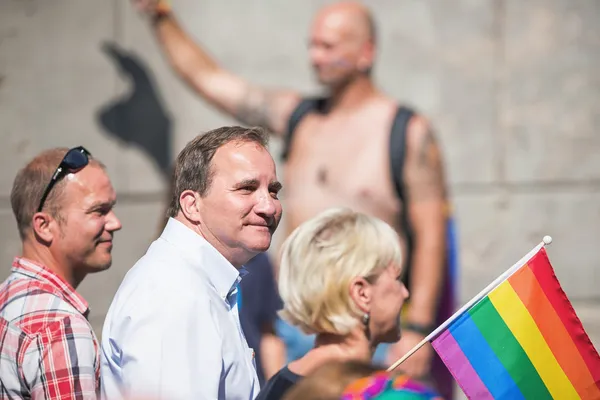 Pride-paraden med ledaren för socialdemokraterna, stefan lofve — Stockfoto
