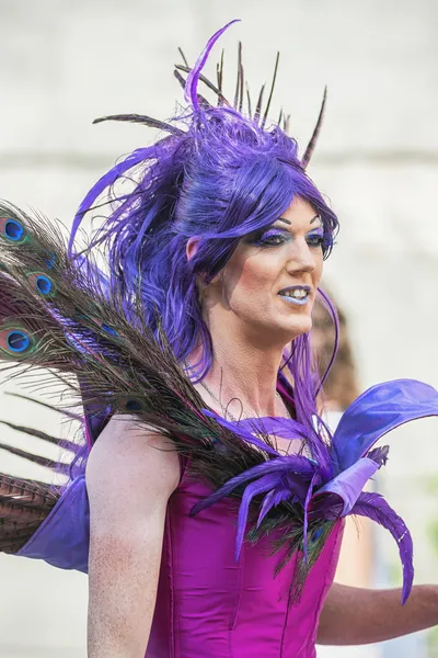 Кроссdressers тартылды Кроссdressers тартылды