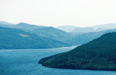 kıyı Dağları üzerinden pus